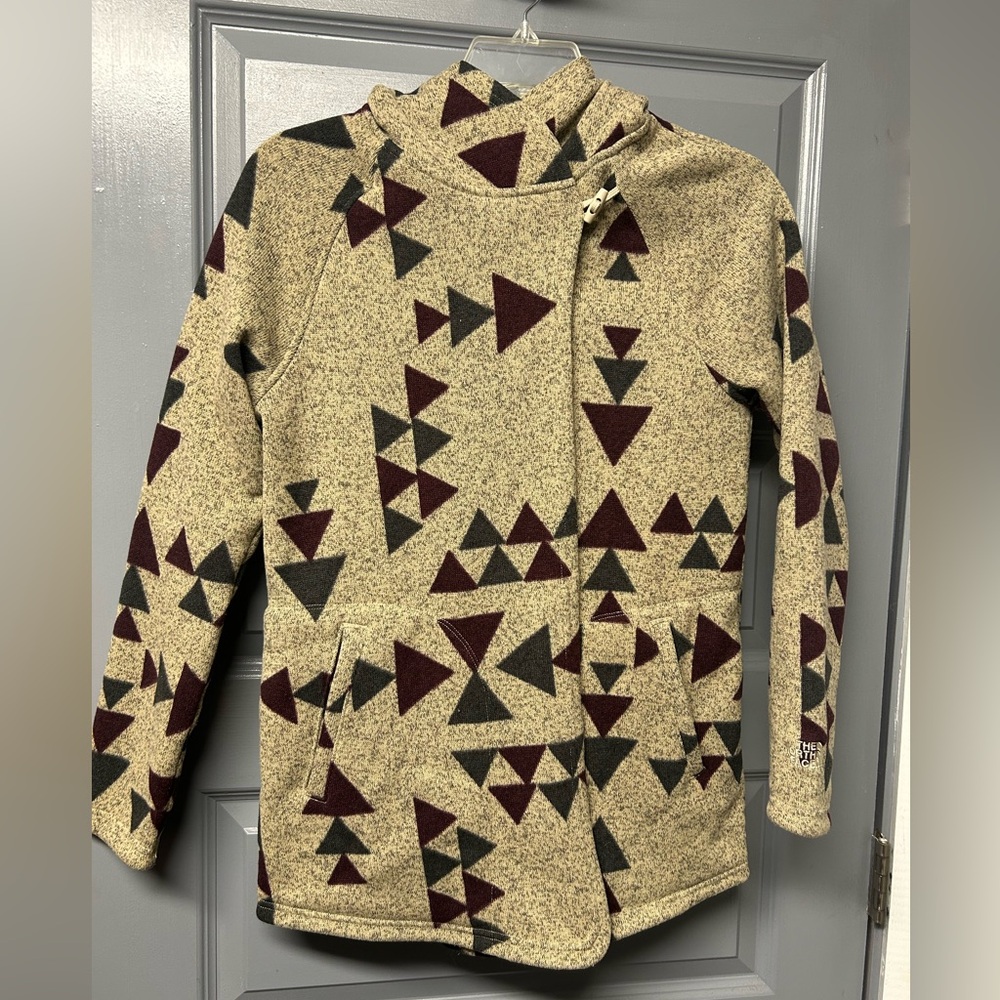 The North Face Crescent wrap fleece jacket. Sherpa lining.,Aztec print size Med